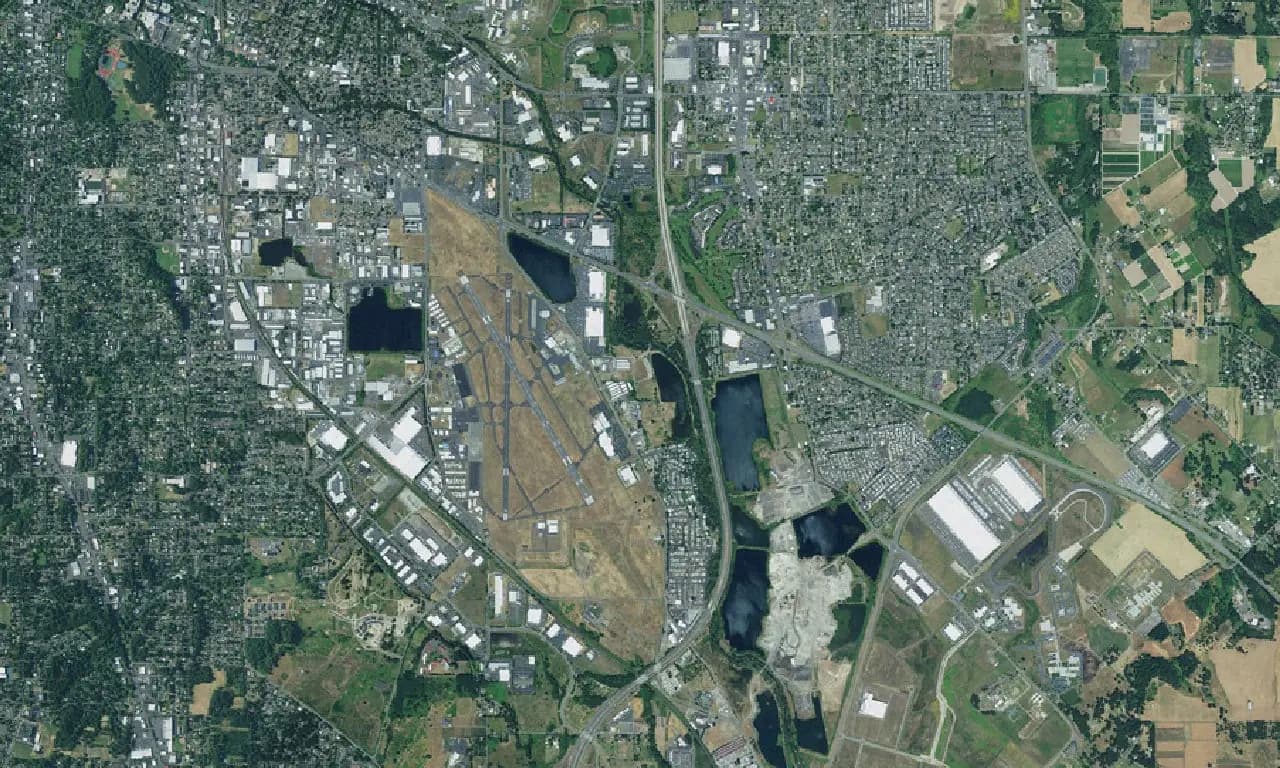 USGS aerial image of Salem McNary Field